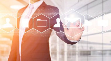 E-posta simgesi arabirimiyle dokunmadan işadamı