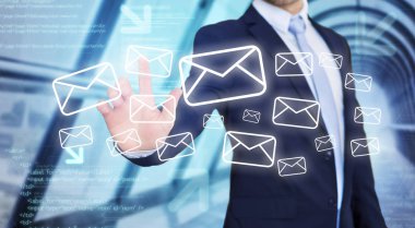 İşadamı ile e-posta arayüzey dokunmadan