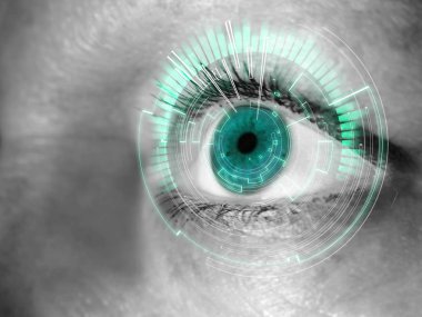 Bir kadının dijital arabirimi ile göz