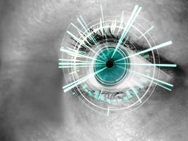 Bir kadının dijital arabirimi ile göz