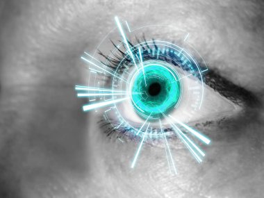 Bir kadının dijital arabirimi ile göz