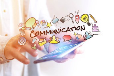 İletişim başlığı ve m ile smartphone tutan adam kavramı