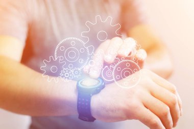 Dişli ayar smartwatch dışarı gidiyor kavramı