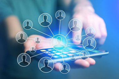 Smartphon üzerinde kişi simgesi ile profesyonel ağ kavramı