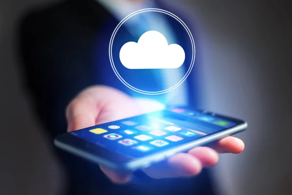 Koncepcja cloud przechowywania ikony wylatujące smartphone - Tech — Zdjęcie stockowe