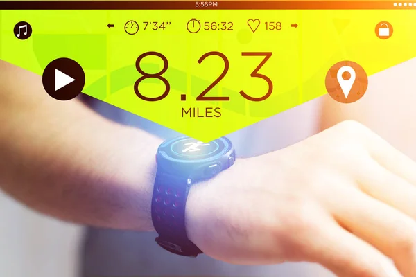 Interface em execução em um smartwatch esporte com informações de dados — Fotografia de Stock
