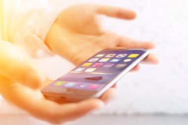 işletim sistemi ile akıllı telefon