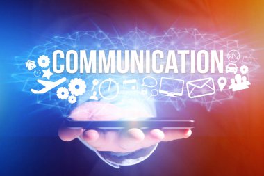 adam holding futuristik bir arayüze