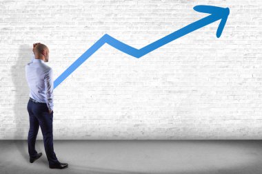 İşadamı büyüyen iş hakkında düşünme