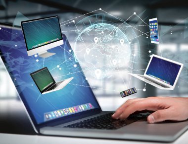 Bilgisayar ve fütüristik bir arabirim üzerinde gösterilen aygıtlar