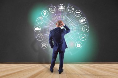 Uygulama tarafından çevrili bir teknoloji arabiriminin giriş sayfası düğmesini 