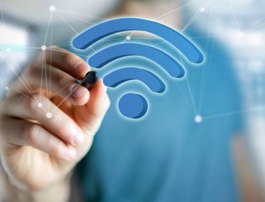 Wifi sembolü futuristik bir arayüze - bağlantı üzerinde görüntülenen ve