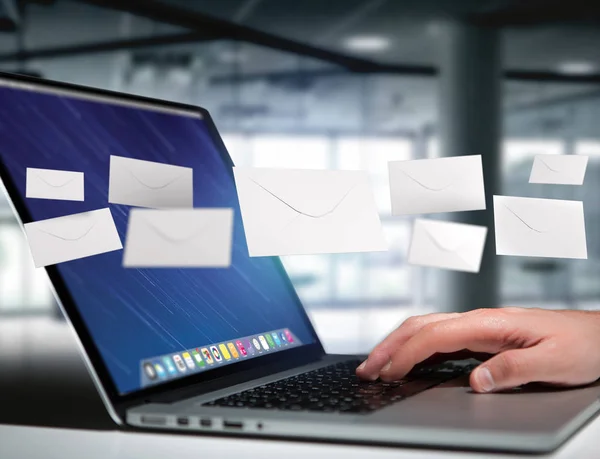 Mensagem de envelope exibida em uma interface de e-mail futurista - 3d — Fotografia de Stock