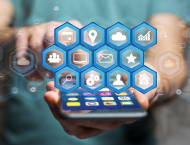 Teknik futuristik bir arabirim üstünde görüntülenen Uygulama Merkezi