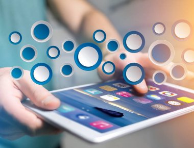 Bir arabirim üzerinde görüntülenen mavi düğmesini yapılmış boş app arabirimi