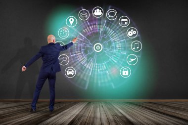 işadamı teknoloji arayüzü ile 