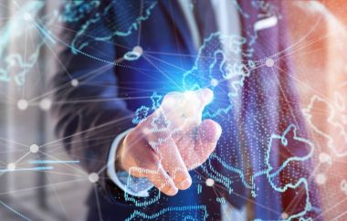 Fütüristik bir arabirim üzerinde görüntülenen teknoloji ağ Dünya Haritası