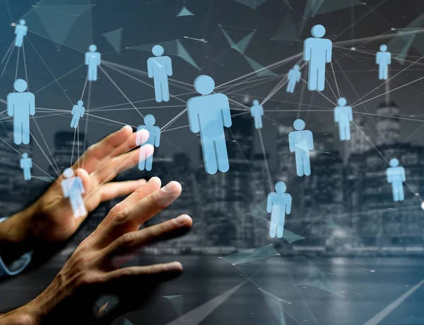 İnsanlar ağ bağlantısıyla birbirine bağlı