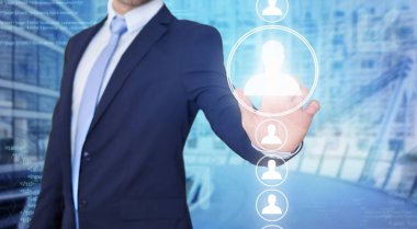 Teknoloji arabirimi dokunmadan işadamı 