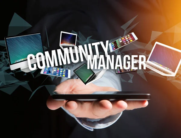 Titolo di Community Manager circondato da dispositivo come smartphone, scheda — Foto Stock