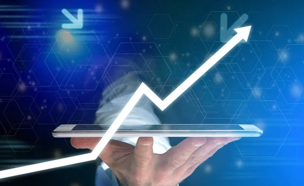 Concepto de flecha que sube en una interfaz tecnológica — Foto de Stock