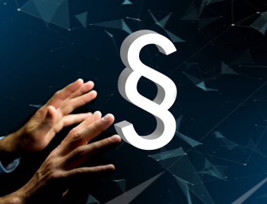 Adalet ve hukuk sembolü futuristik bir arayüze - Tec üzerinde görüntülenen