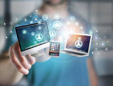 Bilgisayar ve bu futuristik bir arabirim üstünde gösterilen aygıtlar