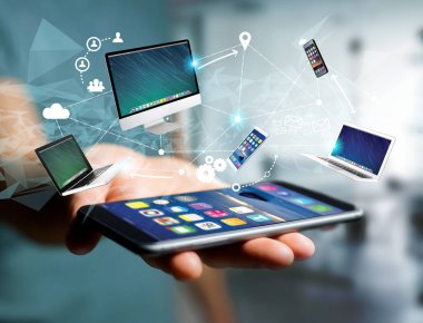 Bilgisayarı ve aygıtları ile fütüristik bir arabiriminde görüntülenen