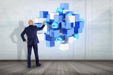 mavi ve beyaz küpleri