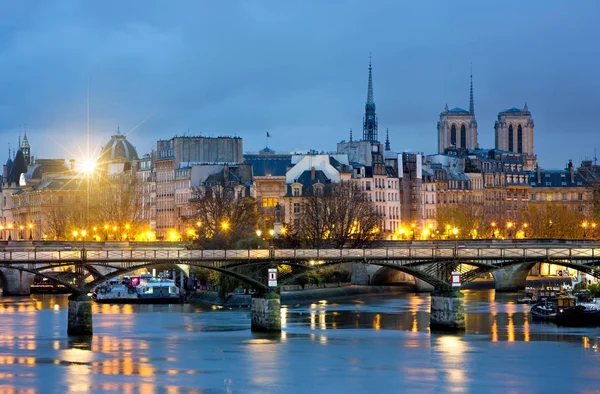 Notre dame de paris — Stockfoto