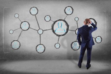 Ağ bağlantısı ile işadamı 