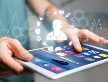 Medecine ve genel sağlık hizmetleri simgesinin bir teknoloji arayüzünde görüntülenmesi 