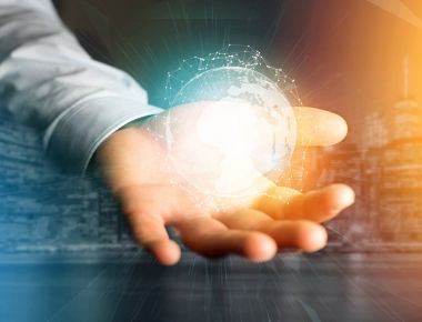 Uluslararası Ağ g futuristik bir arabirim üstünde görüntülenen