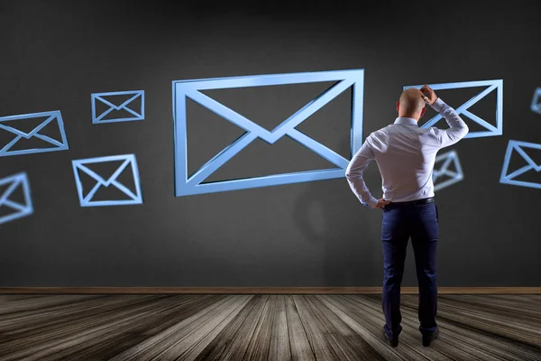 Görüntülenen mavi e-posta simgesi