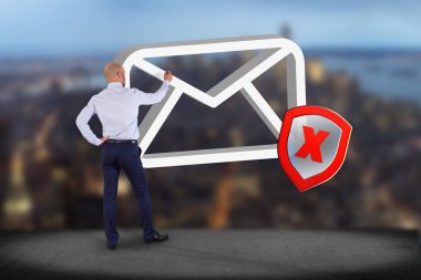 Bir işadamı bir duvar Spam mesaj ile önünde görünümünü e-posta simgesi görüntülenen onfuturistic arabirimi - mesaj ve internet kavramı
