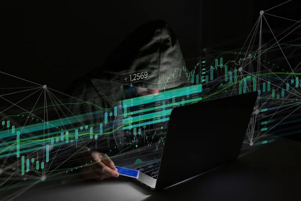 Vista Homem Hacker Escuro Usando Computador Para Hackear Dados Sistema — Fotografia de Stock