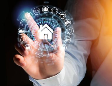 Uygulama - teknoloji app kavramı çevrili bir teknoloji arabiriminin bir ev düğme görünümünü