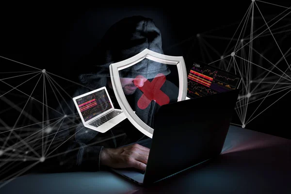 Вид Человека Темноте Использующего Компьютер Взлома Данных Информационной Системы — стоковое фото