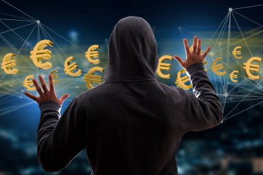 Hacker adam karanlıkta görünümünü kesmek veri ve bilgi sistemine bilgisayar kullanarak