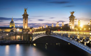 Alexandre III Köprüsü Paris, Fransa'da görünümünü