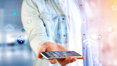 app ve sosyal simgeler tarafından kişi simgesi çevreleyen ile smartphone