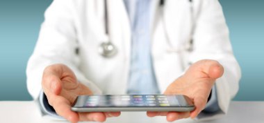 Doktor klinikte stetoskop kullanarak işaret görünümünü