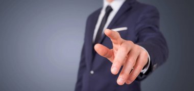 Boş tutuşup işadamı ofisinde görünümünü