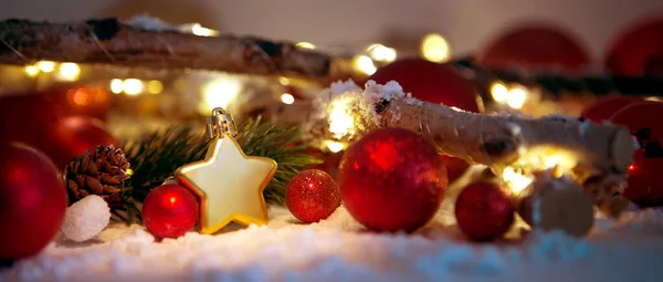 Fundo de Natal com ornamento e atmosfera de luz — Fotografia de Stock