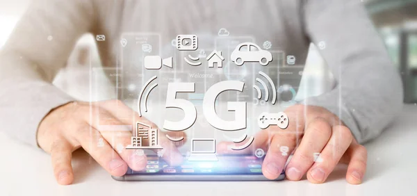 Geschäftsmann, der eine 5g-Verbindung mit umgebenden Daten hält - 3d r — Stockfoto