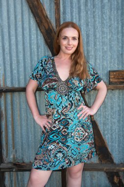 Kızıl saçlı mavi