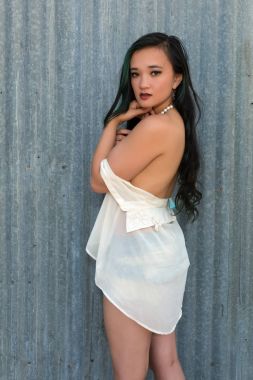 Bluz ve cutoffs esmer