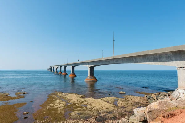 Confederation Bridge over Northumberland Strait — Stock Photo, Image