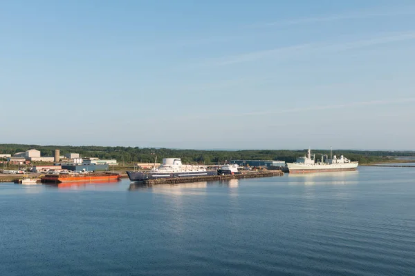 Navios industriais atracados — Fotografia de Stock