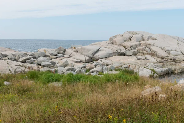 Kayalık Nova Scotia sahil